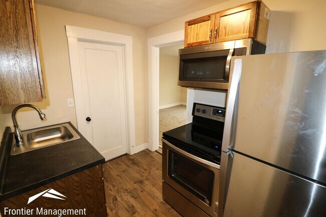 Building Photo - 505 Bluemont Ave