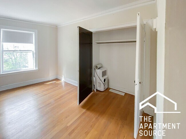 Building Photo - 1610 W Sunnyside Ave