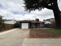 Building Photo - Charming 3-Bedroom Home on Embarcadero Road