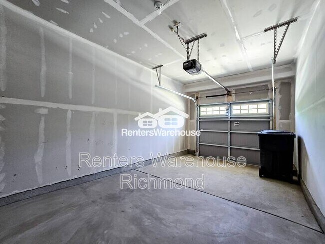 Building Photo - 823 Taylor Grn Wy