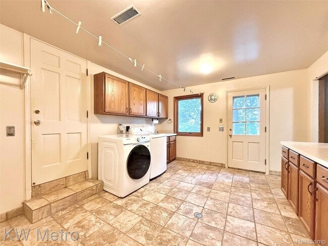 Building Photo - 1448 Inwoods Cir