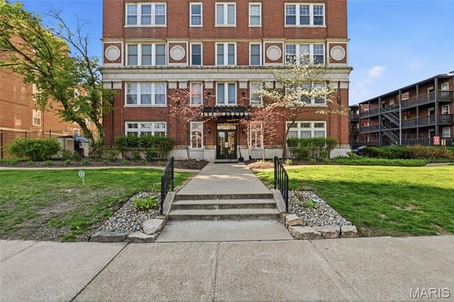 Building Photo - Partially Furnished West End Condo for Rent!
