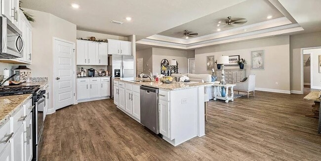 Building Photo - 31470 Shadwell Dr