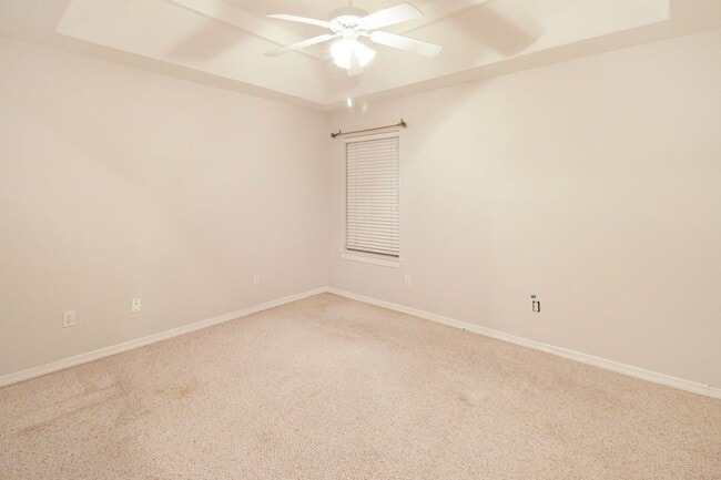 Building Photo - 2801 Summer Breeze Ave