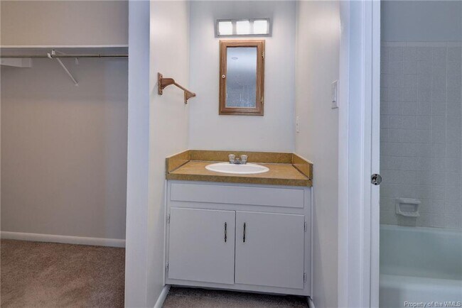 Building Photo - 8 Spring W