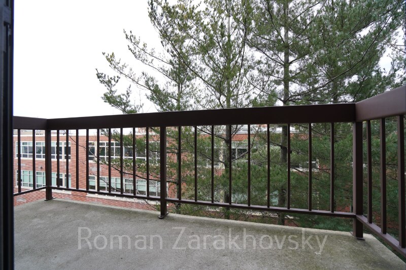 Building Photo - 25 Webster Ave