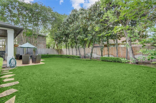 Building Photo - 4806 Wedgewood Dr