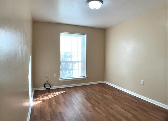 Building Photo - 603 Lake Sardis Dr