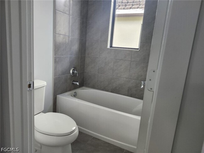 Building Photo - 5124 Nevola Ave