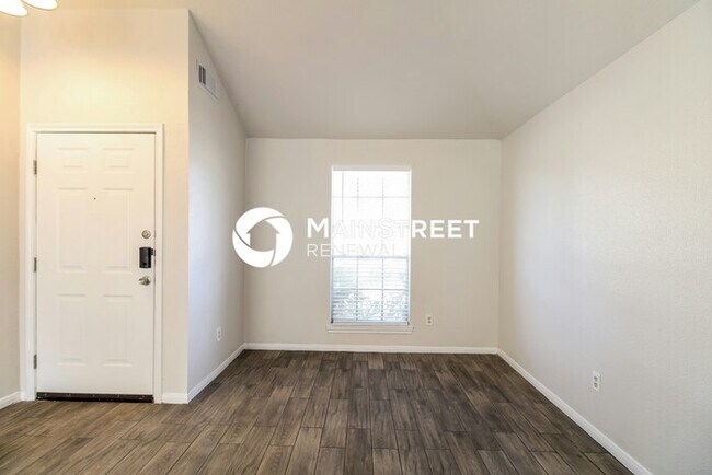 Building Photo - 3 Bedroom Pet-Friendly Home in HOUSTON, TX with Main Street Renewal