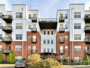 Building Photo - 2338 Yadkin Ave