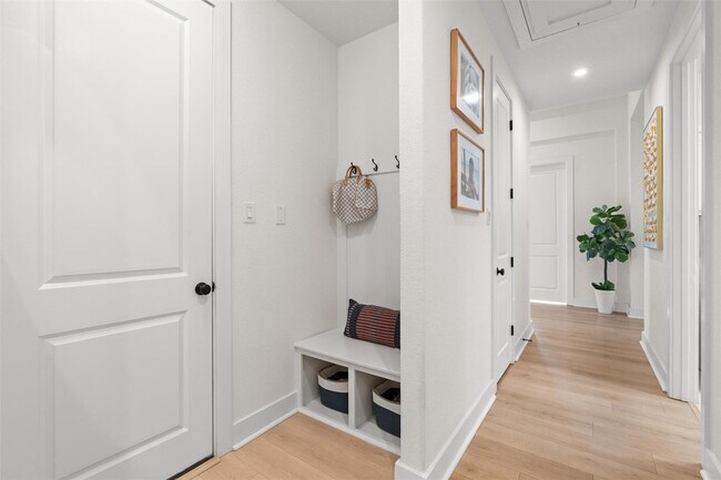 Building Photo - 3800 Sandhill Crane Dr