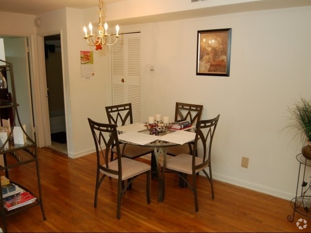 Dining Area - Sequoia Manor Apartments