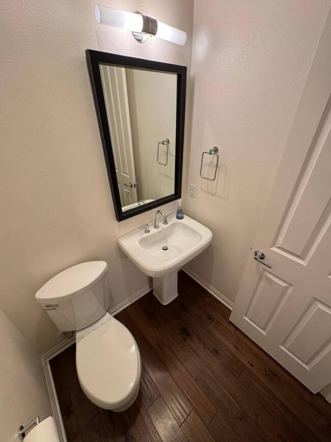 Building Photo - 2.0 bedroom in Azusa California 91702