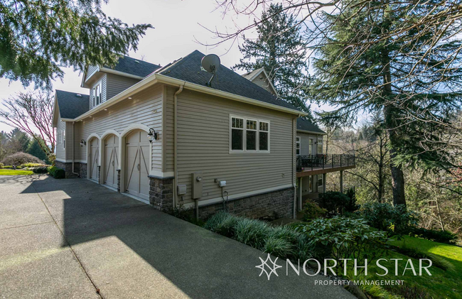 Building Photo - Stunning Home in Hidden Creek