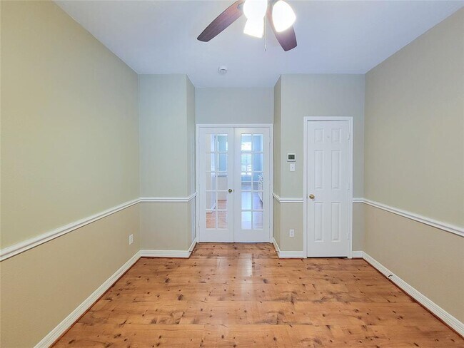 Building Photo - 3218 Vanity Dr