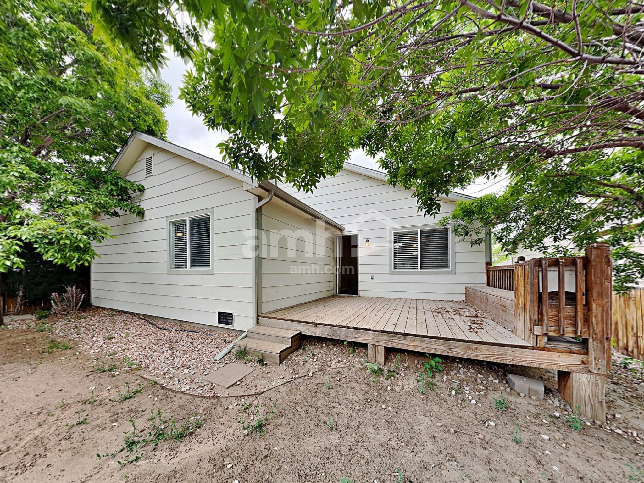 Building Photo - 11260 Jamaica St