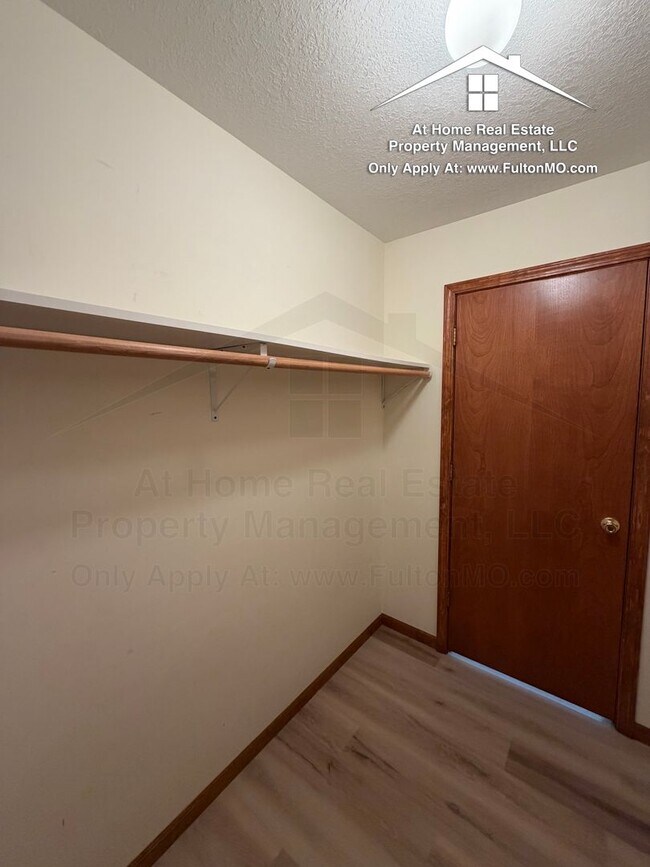 Building Photo - 1117-1119 Ashton Circle East