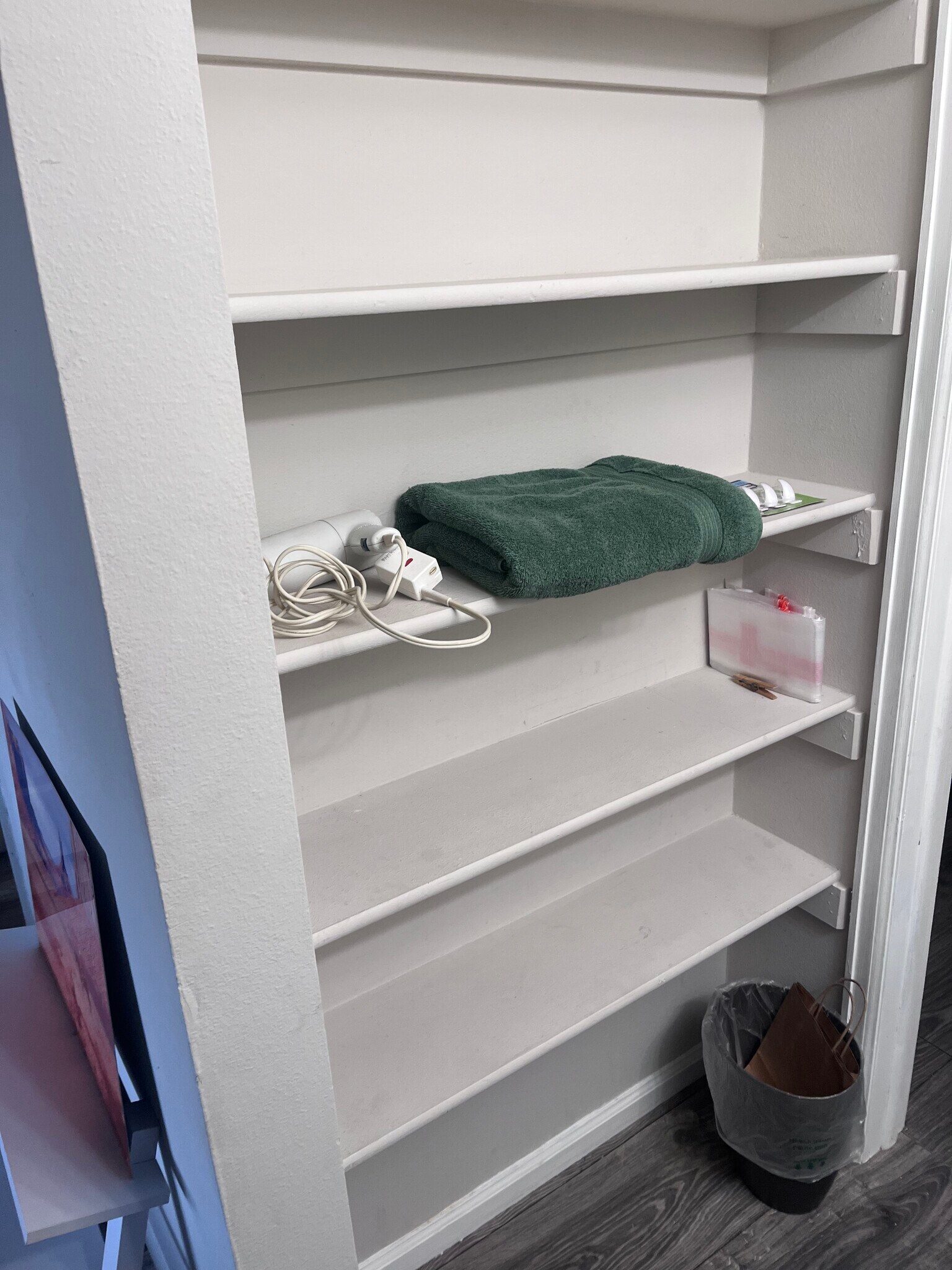 Vanity closet - 457 S Memphis Way