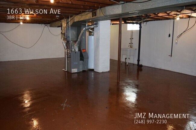 Building Photo - 1663 Wilson Ave