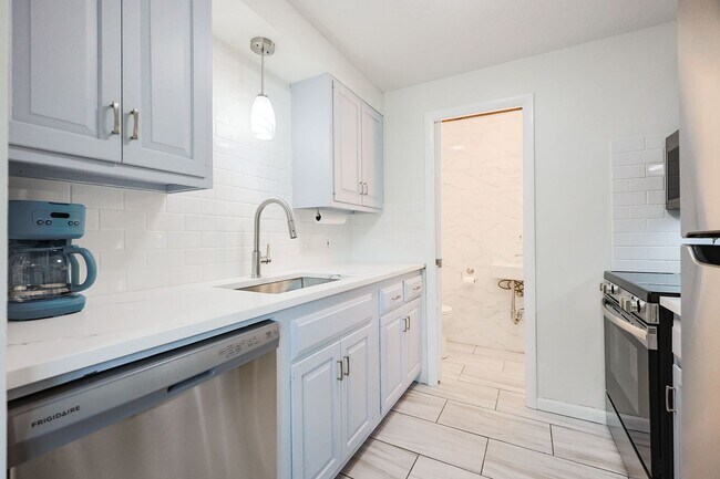 Building Photo - New for 2025! Newly Renovated Winter Rental at the Thorwald Condos