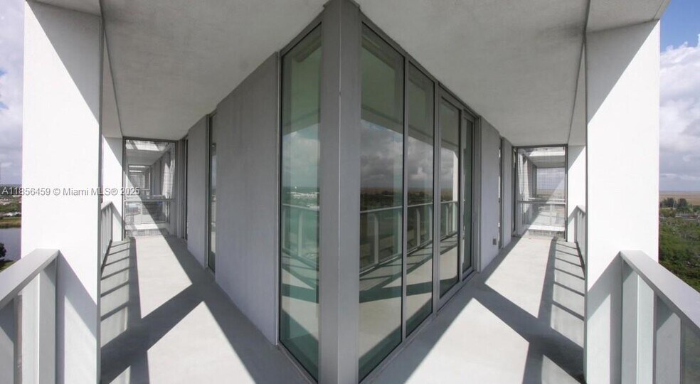 Primary Photo - 2000 Metropica Way