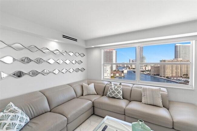 Building Photo - 121 Golden Isles Dr