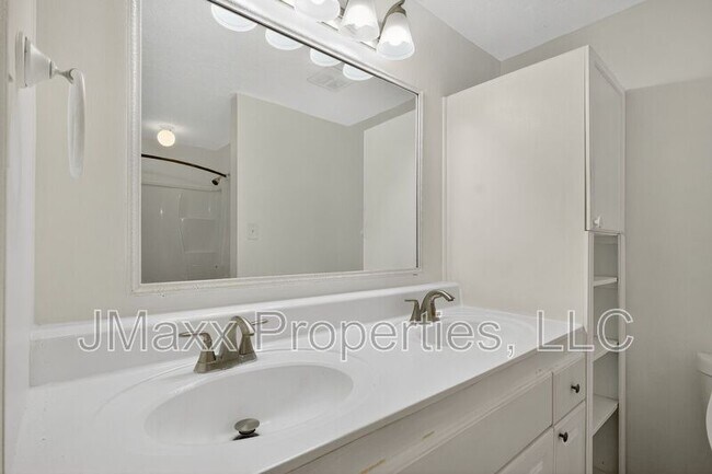 Building Photo - 30 Shiloh Hills Dr NW