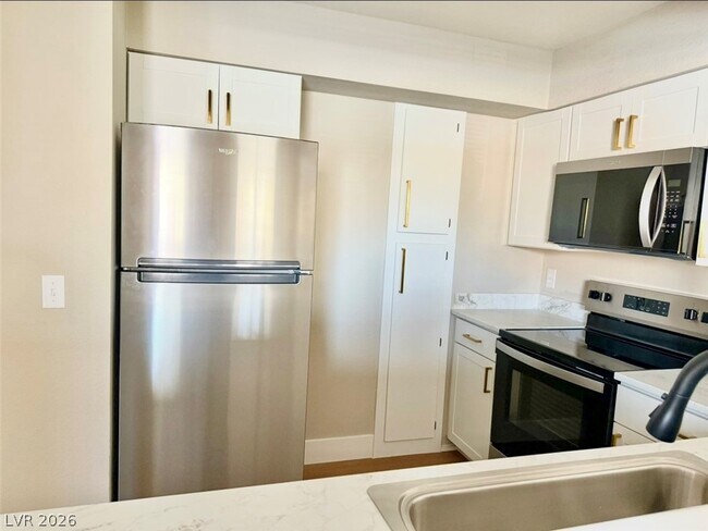 Building Photo - 1150 N Buffalo Dr