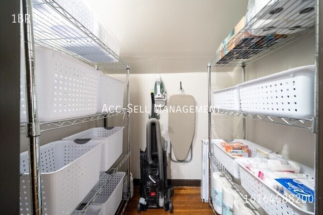 Building Photo - 1038 Crosby St NW