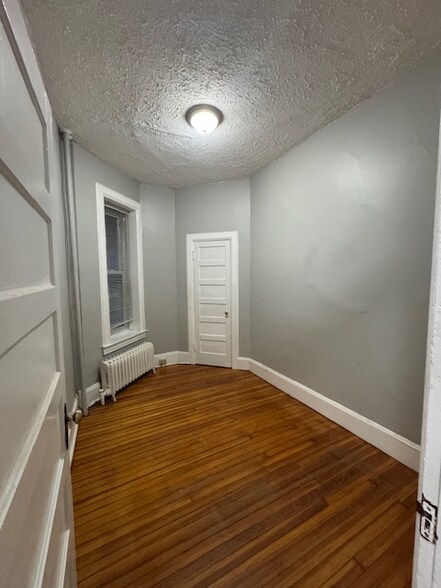 Building Photo - 542 Madison Ave