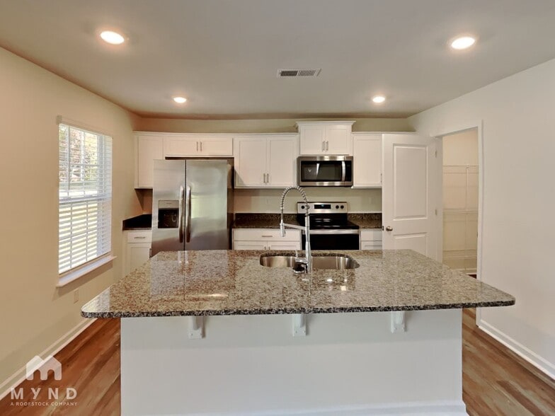 Building Photo - 2331 Mdw Strm Dr