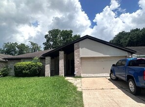 Building Photo - 21314 Highland Knolls Dr