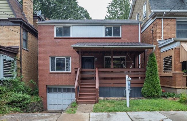Classic Brick 2 Story Traditional Home in the heart of Swissvale. Available Immediately. - Classic Brick 2 Story Traditional Home in the heart of Swissvale.  Available Immediately.