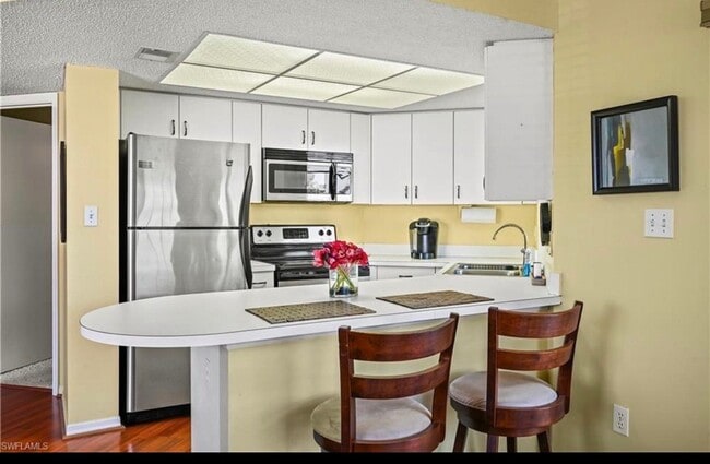 Building Photo - 481 Quail Forest Blvd