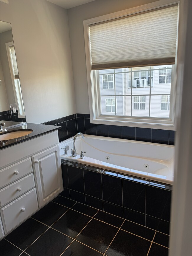 Building Photo - 14828 Potomac Branch Dr