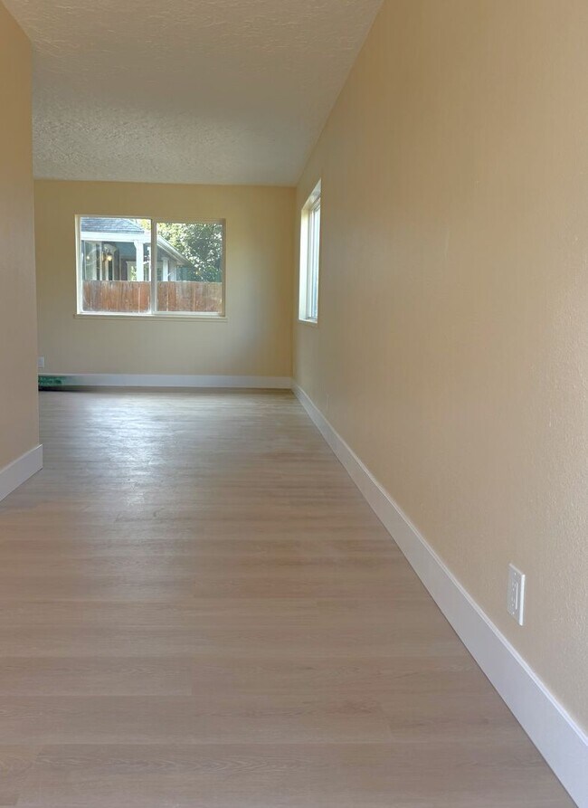 Building Photo - 7442 Marcrum Ave