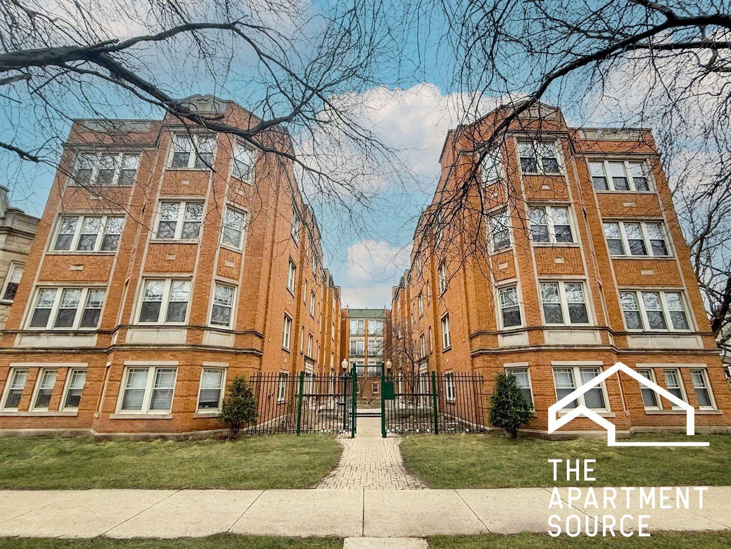 Building Photo - 4501 N Greenview Ave