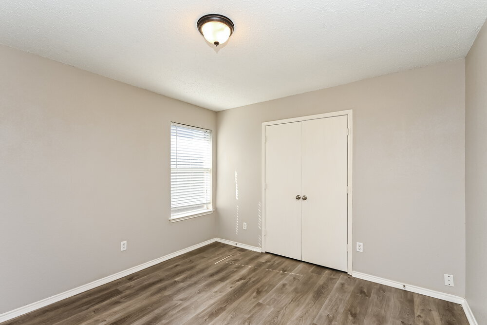 Building Photo - 8128 Twin Oaks Trail