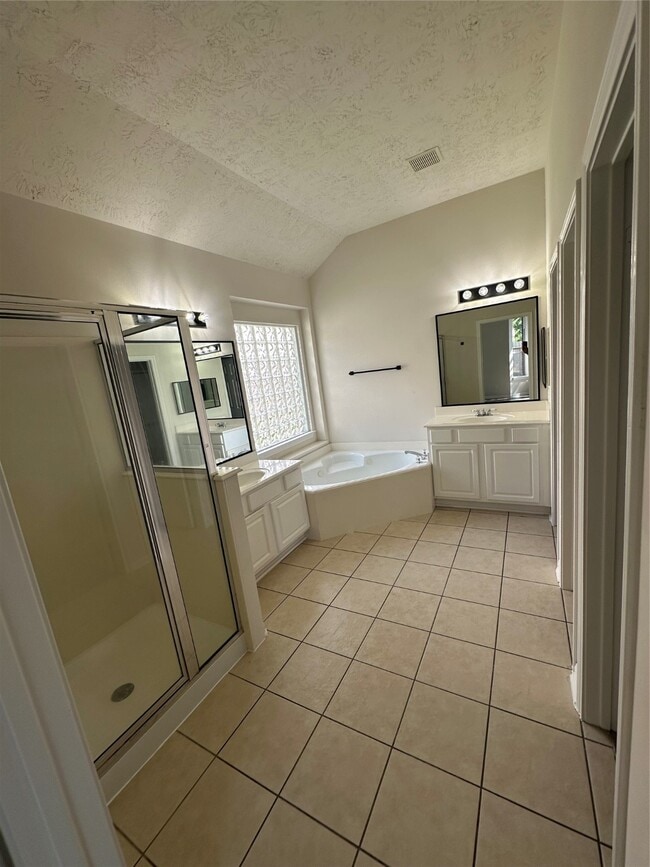 Building Photo - 13603 Short Brook Ln
