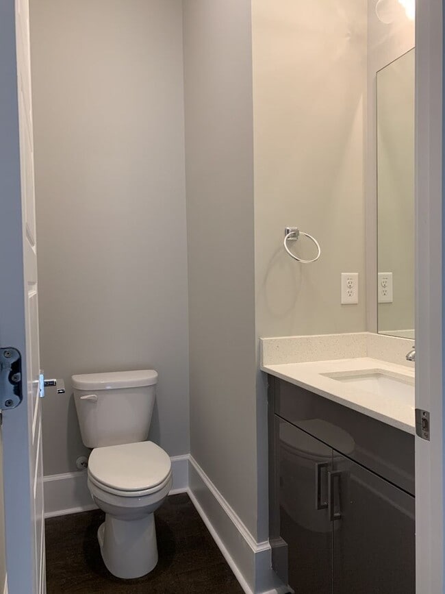 Building Photo - BEAUTIFUL TOWNHOMES IN MIDTOWN