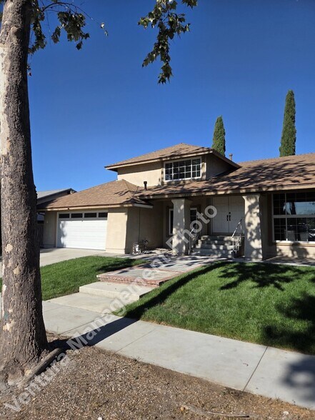 Building Photo - 2333 Lawnview Ct