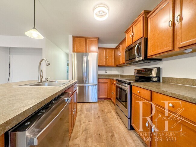 Building Photo - Modern 3-Bed Home with Gardens, Greenhouse...