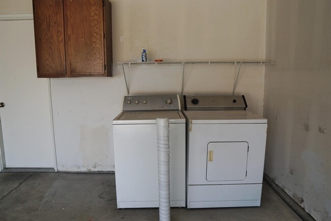 Building Photo - 52905 Avenida Rubio