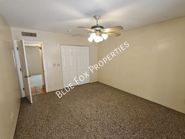 Building Photo - 9097 N Jessy Ln