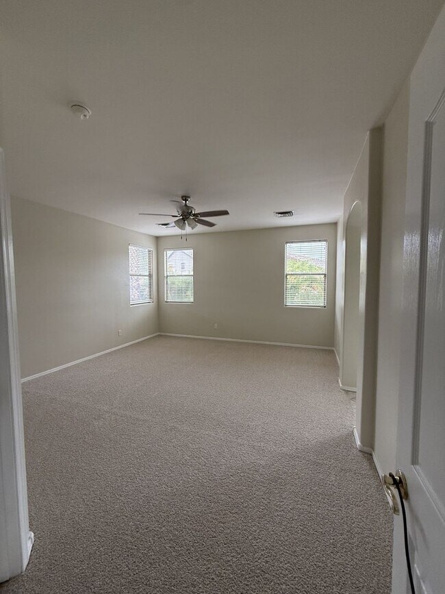 Building Photo - 4168 E Rainbow Dr