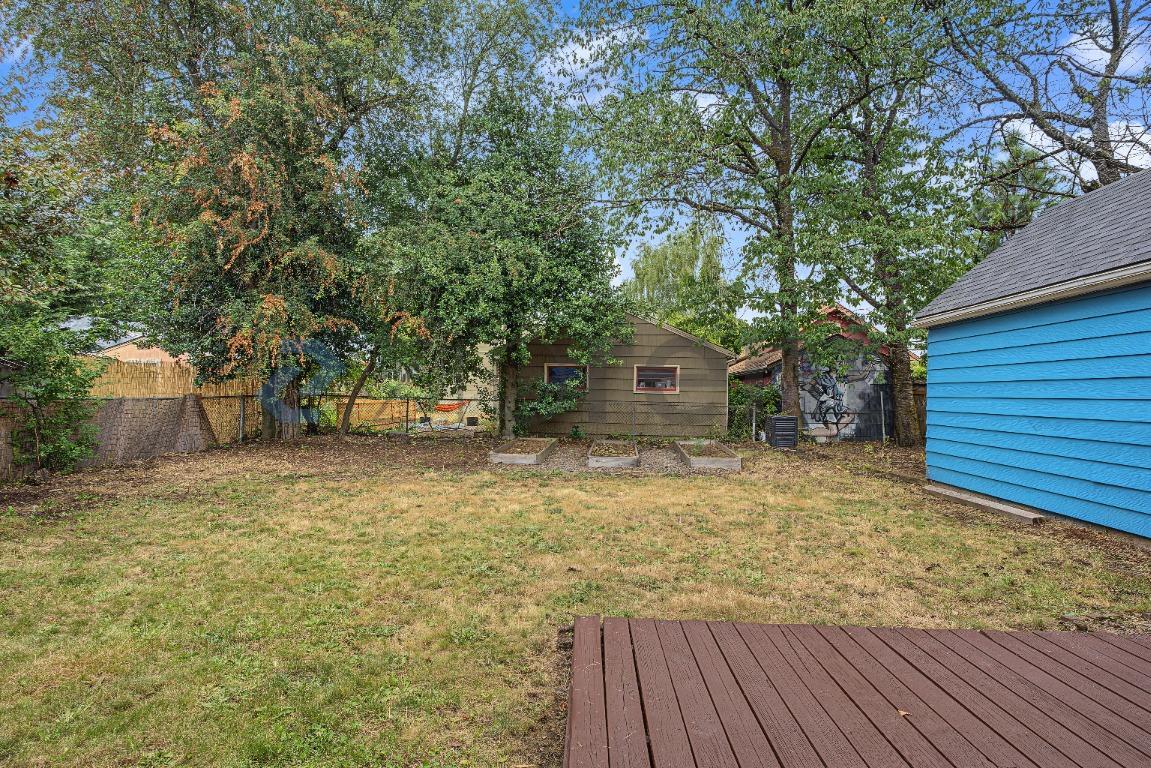 Building Photo - Unit