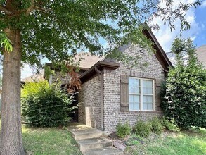 Building Photo - Now Leasing A 3 Bedroom 2 Bath home in Cor...