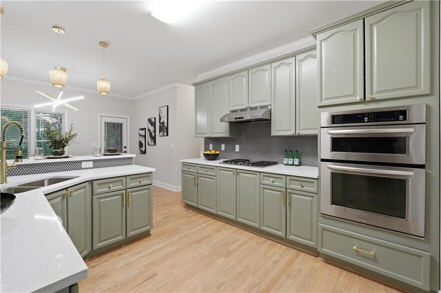 Building Photo - 682 Montglade Ct