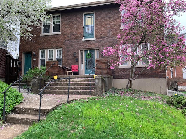 Building Photo - 2449 Clybourn Pl